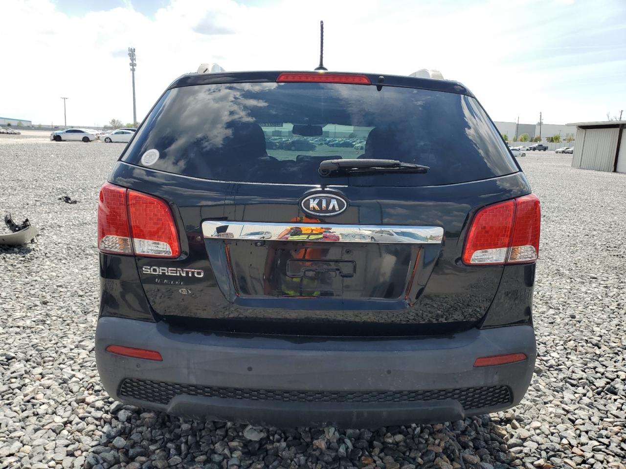 2011 Kia Sorento - Image 6