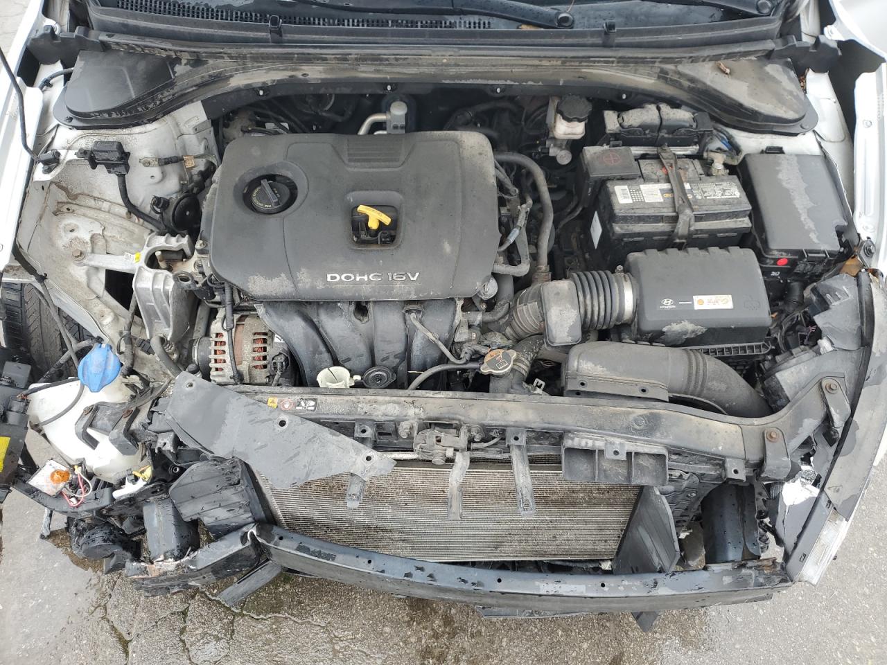 2017 Hyundai Elantra - Image 11