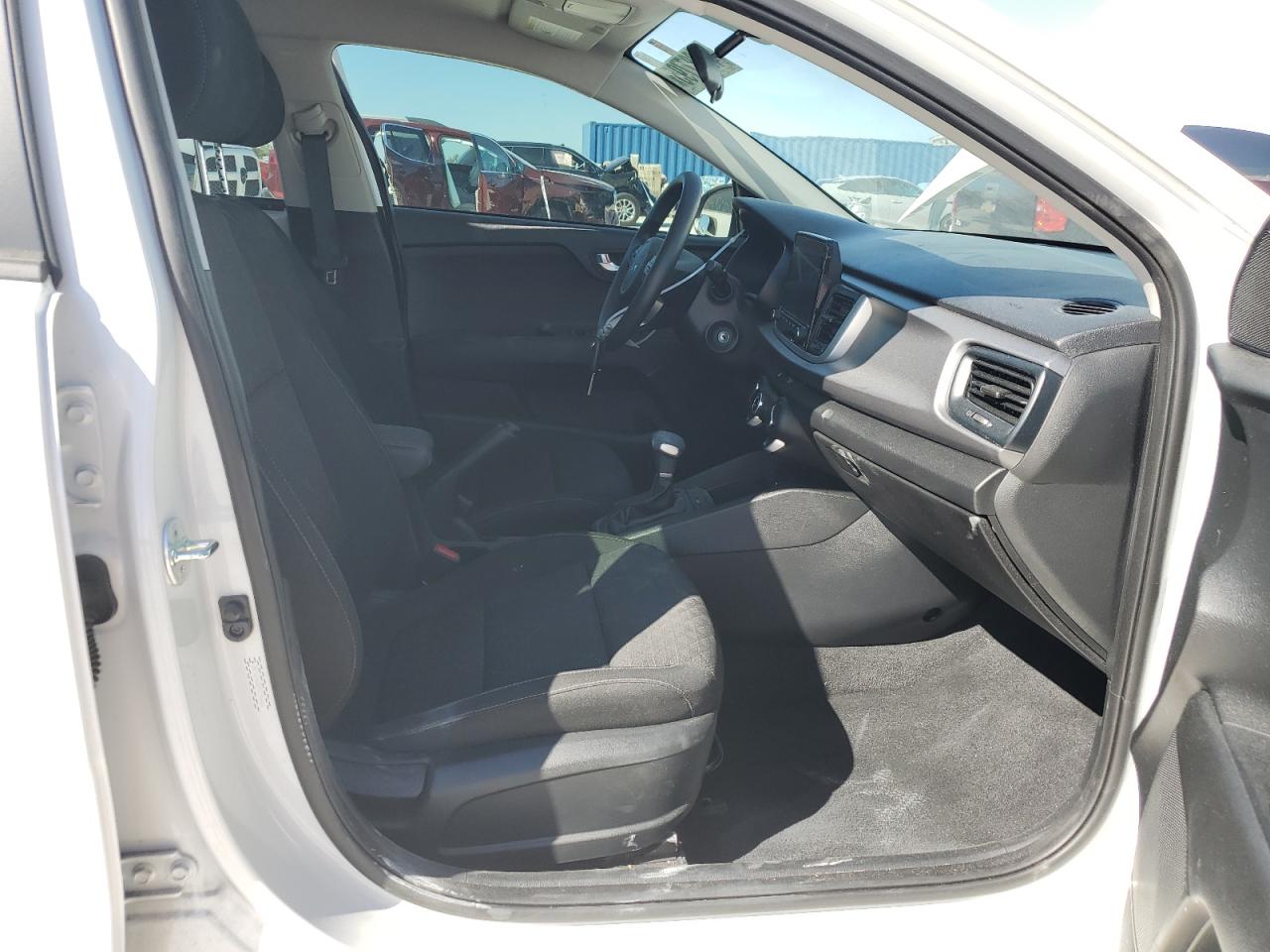 2023 Kia Rio - Image 7