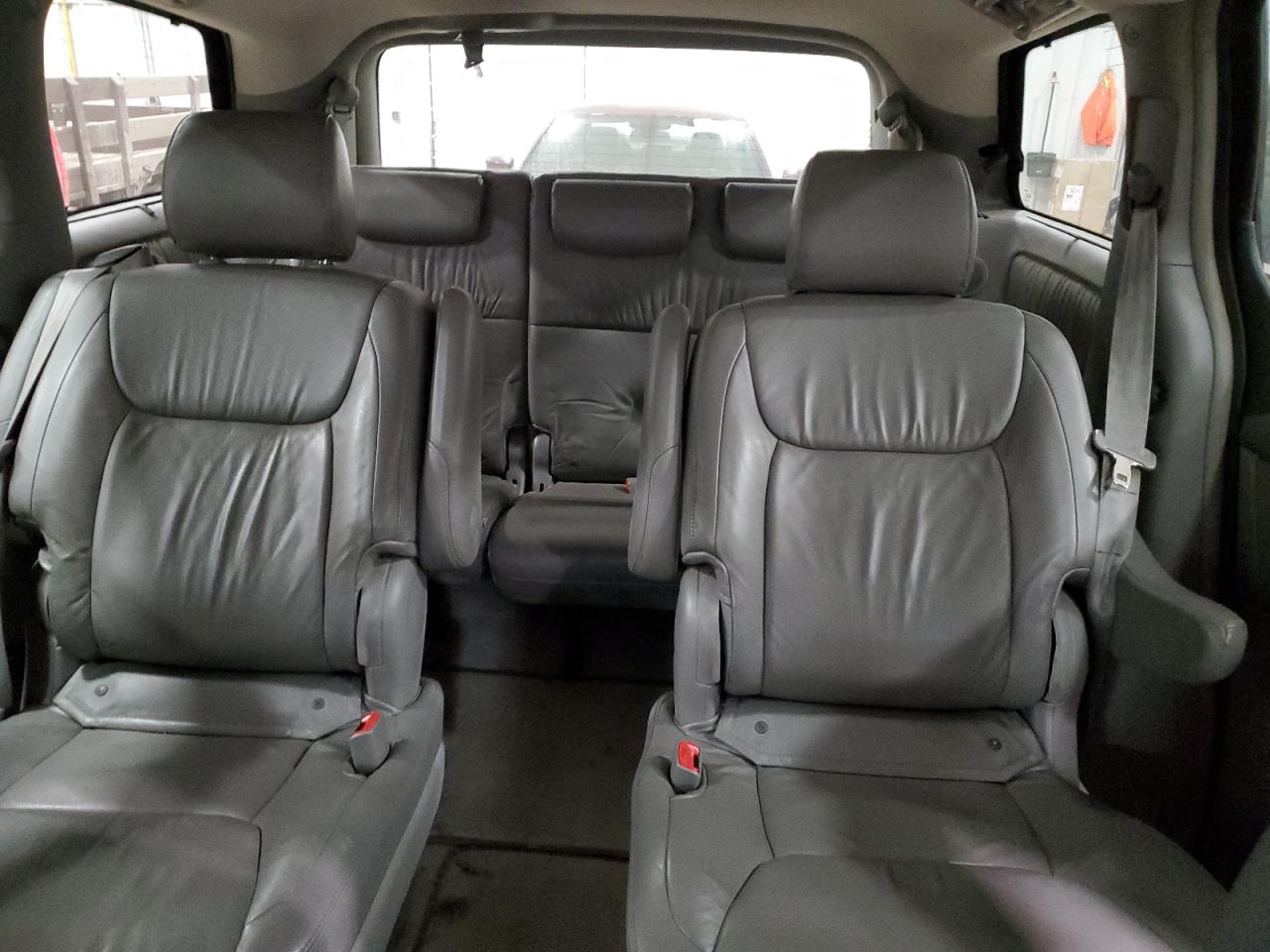 2007 Toyota Sienna - Image 10