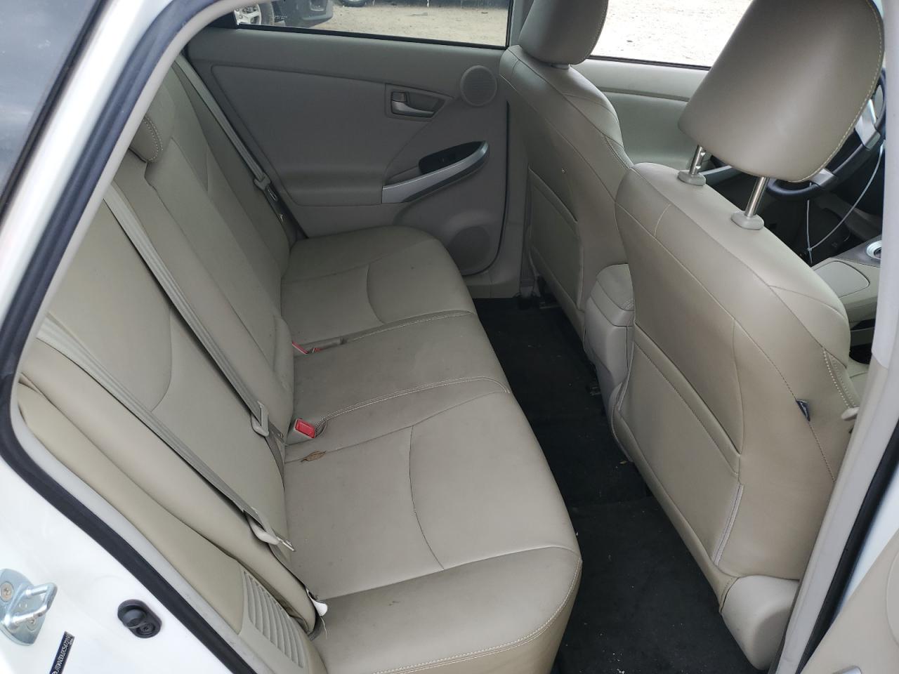 2012 Toyota Prius - Image 10