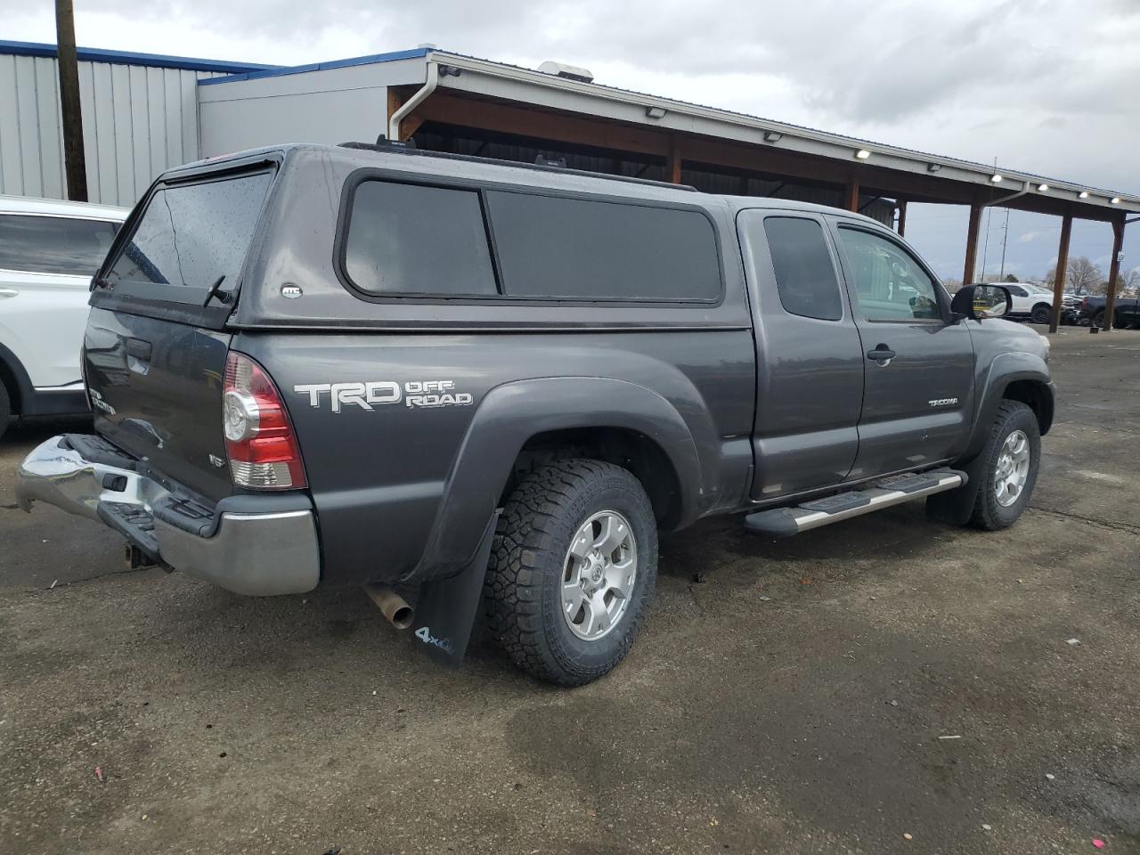 2015 Toyota Tacoma - Image 3
