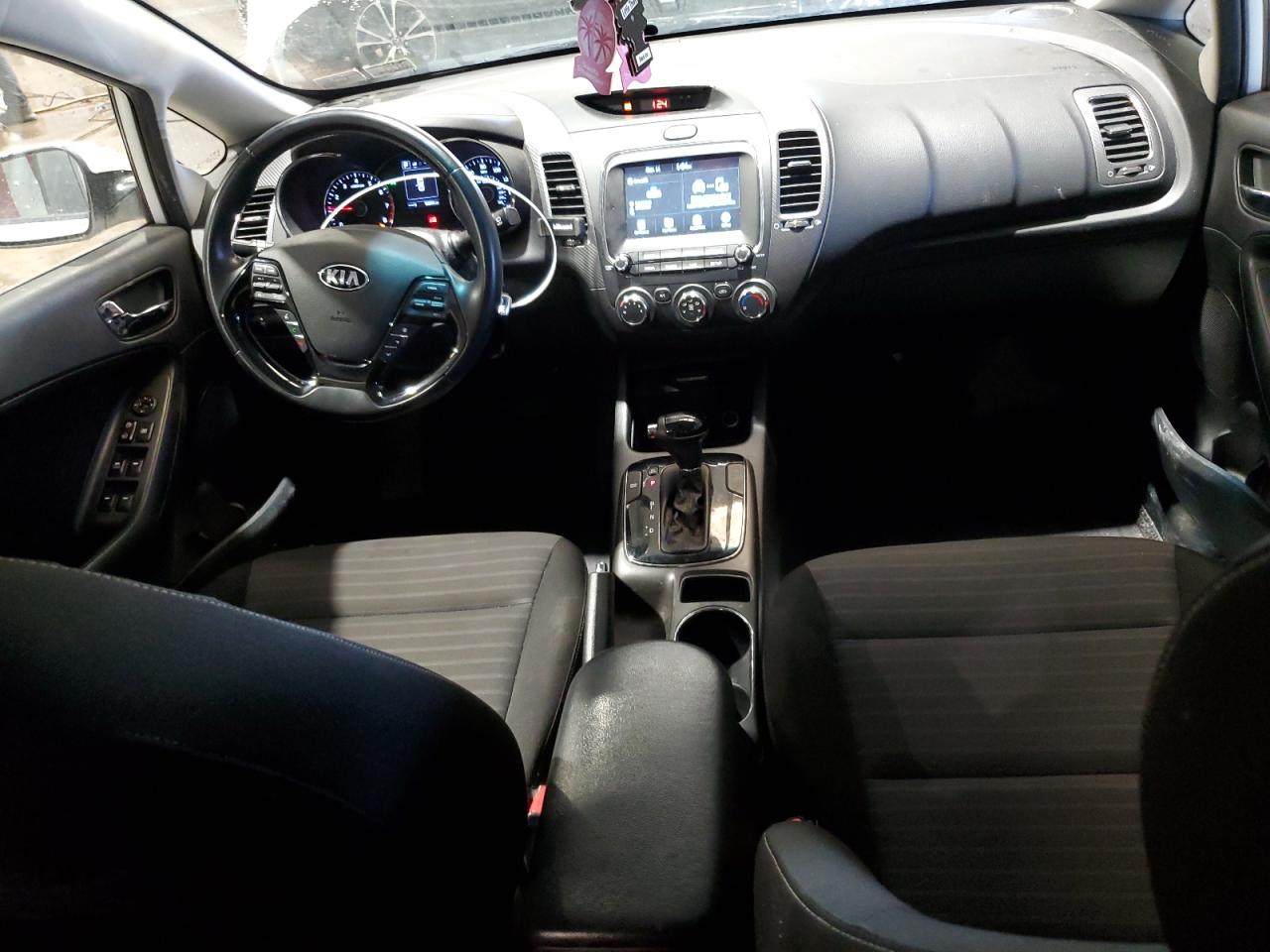 2017 Kia Forte - Image 8