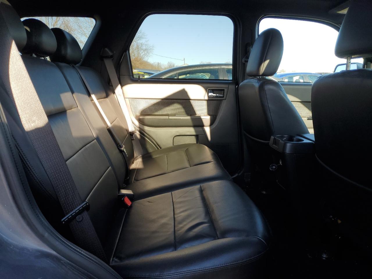 2009 Ford Escape - Image 11