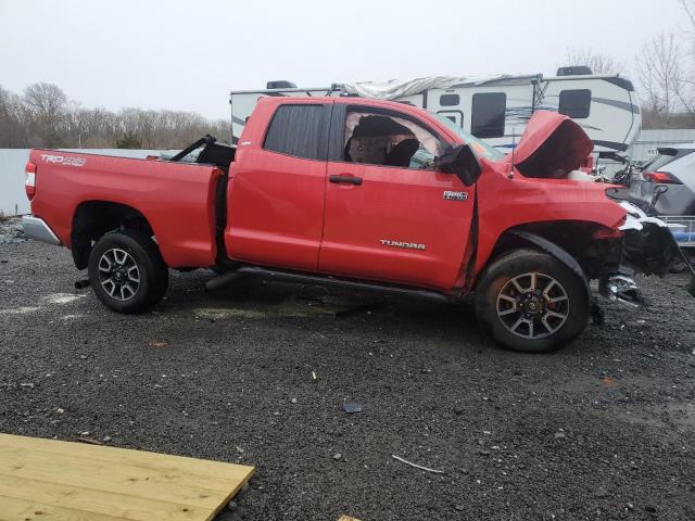 Пікапи TOYOTA TUNDRA 2015 Червоний