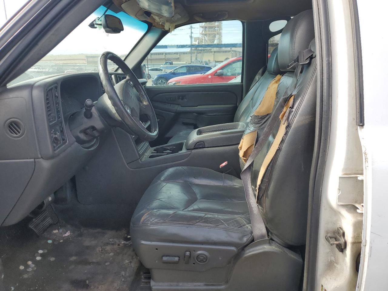 2004 Chevrolet Avalanche - Image 7
