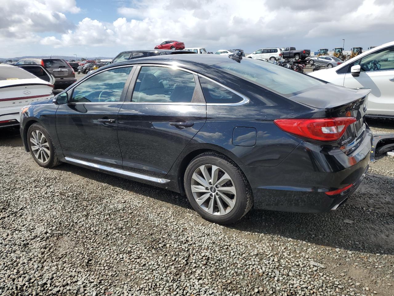 2016 Hyundai Sonata - Image 2