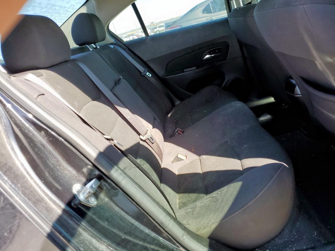 2012 Chevrolet Cruze - Image 10