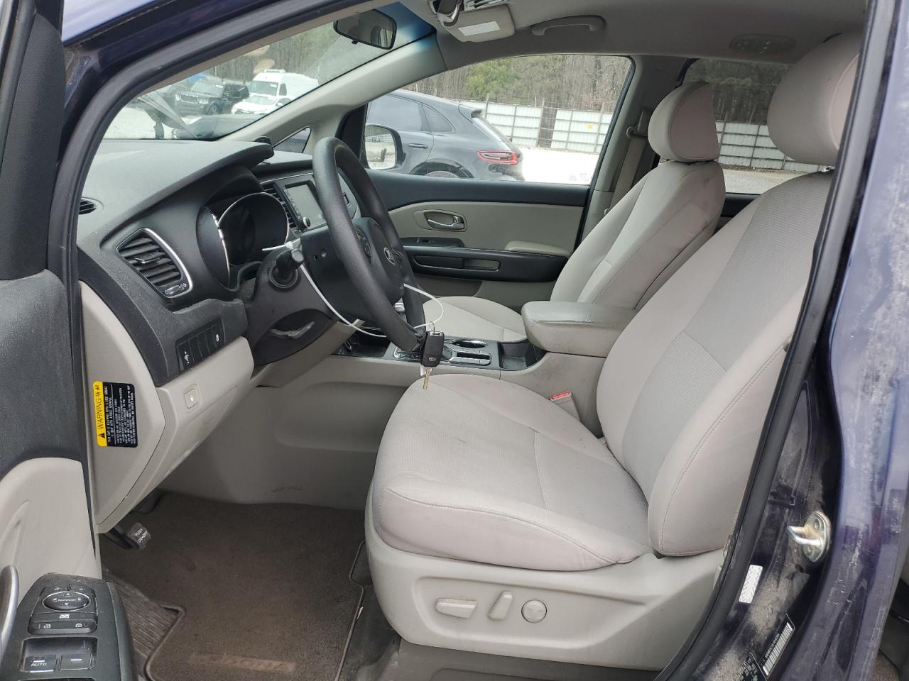 2020 Kia Sedona - Image 7