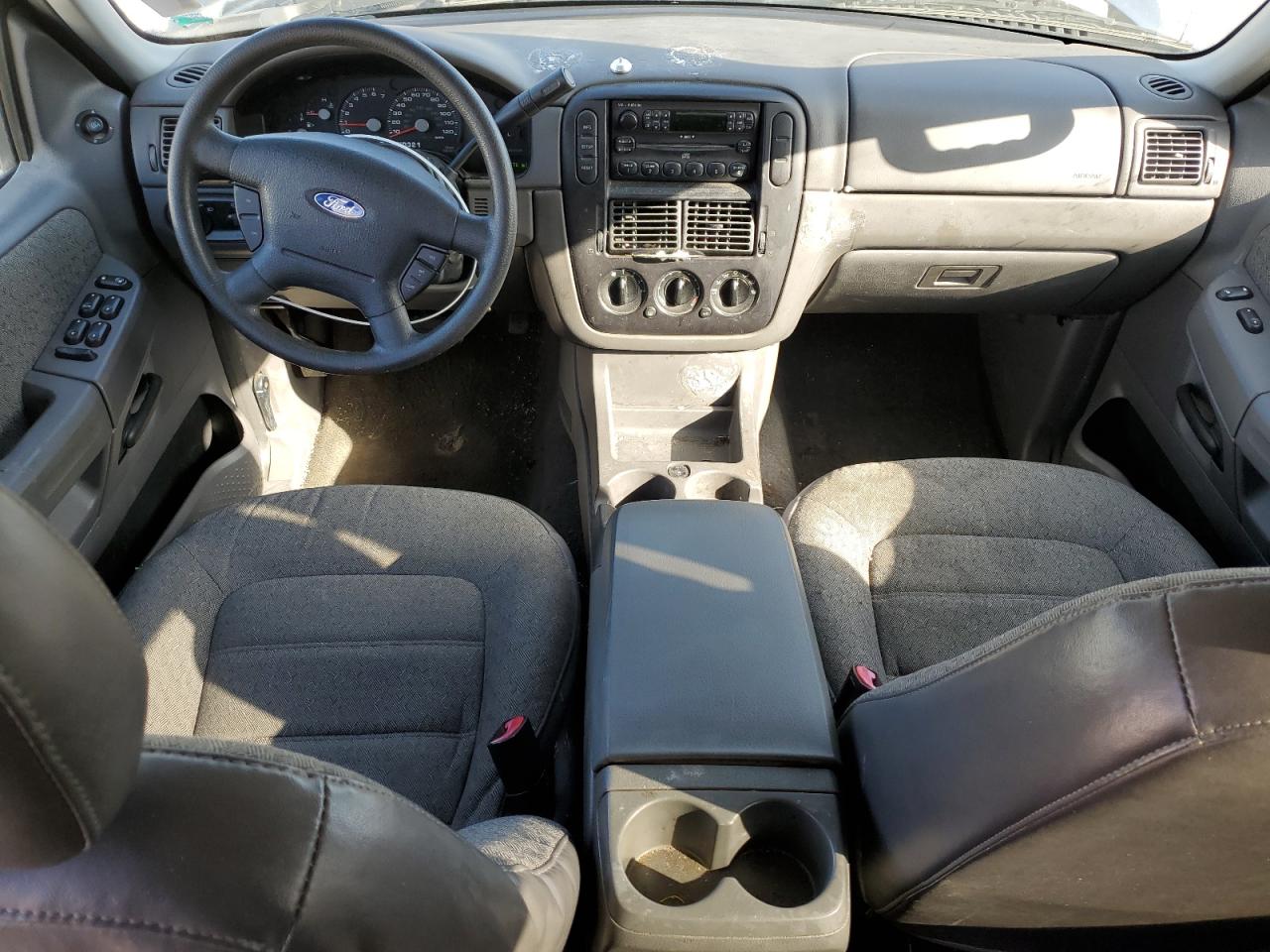 2005 Ford Explorer - Image 8