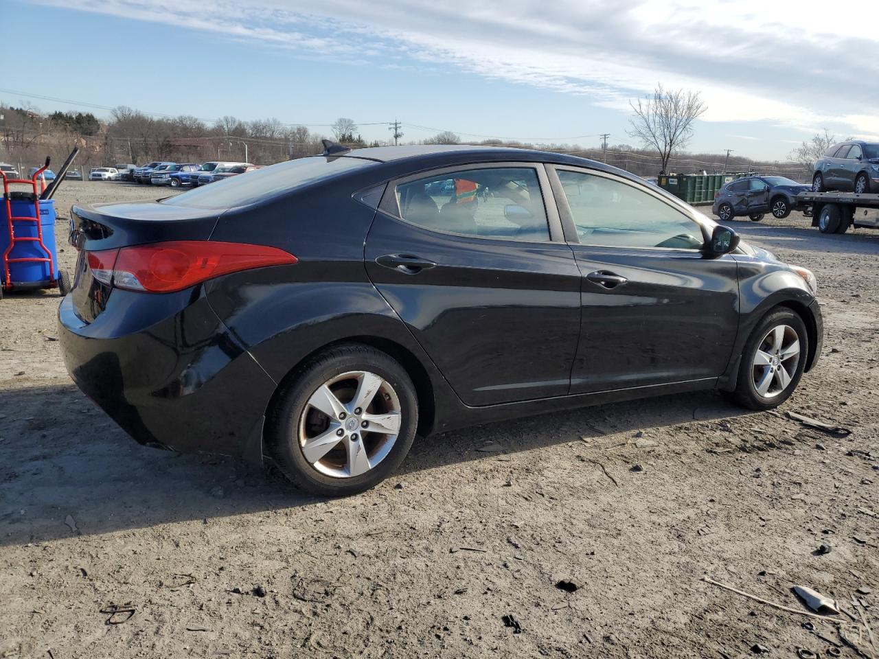 2012 Hyundai Elantra - Image 3