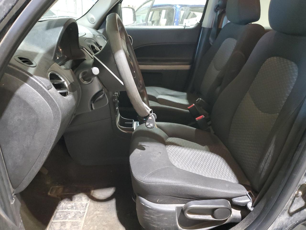 2010 Chevrolet HHR - Image 7
