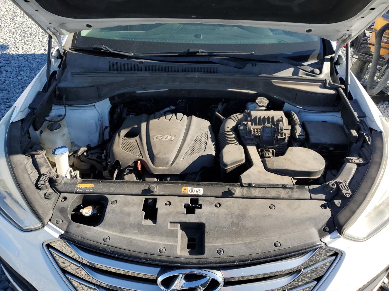 2016 Hyundai Santa Fe - Image 12