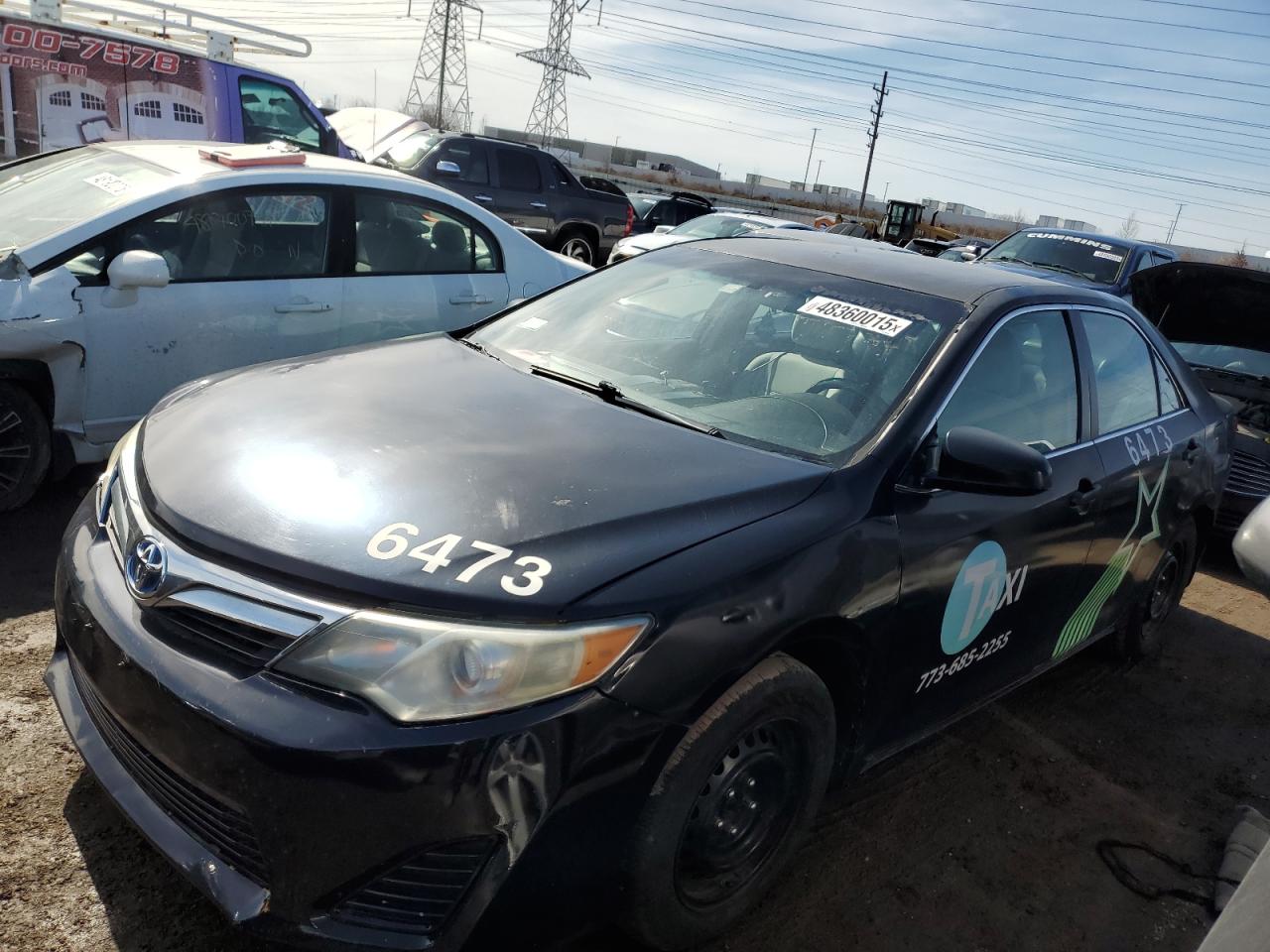 2013 Toyota Camry Hybrid for Sale in Elgin, IL - Front End
