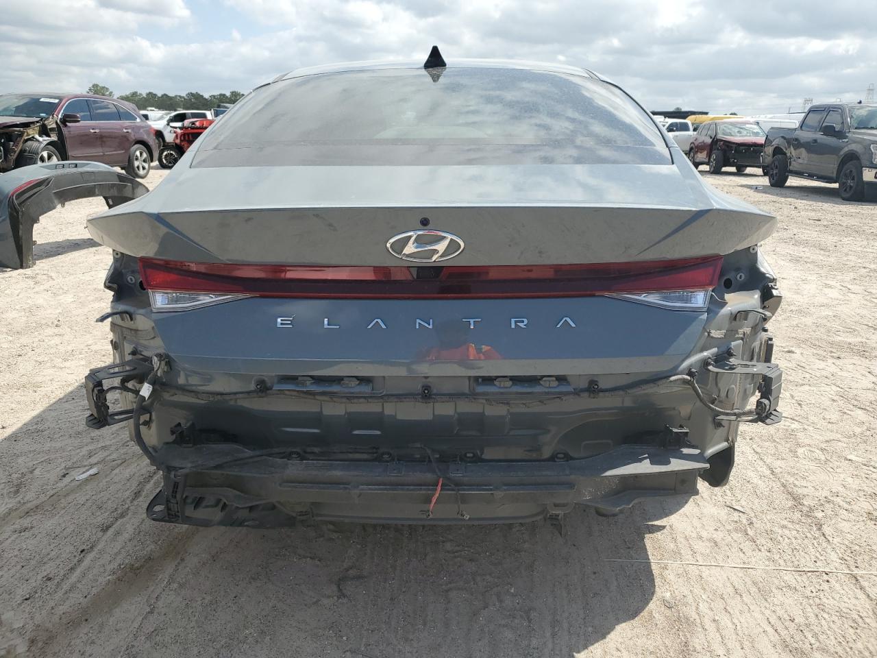 2022 Hyundai Elantra Sel VIN: KMHLM4AGXNU361963 Lot: 48763575