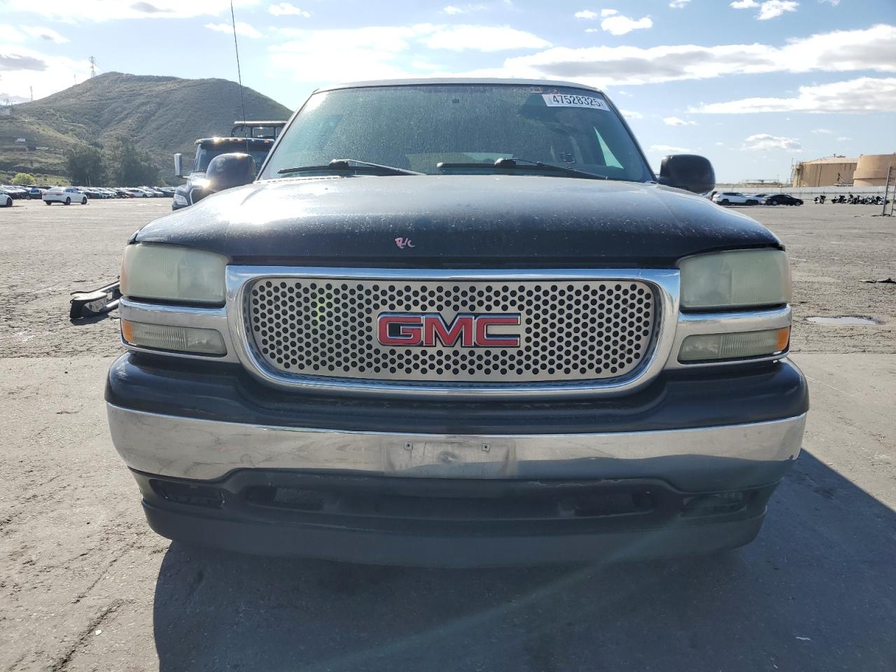 2004 GMC Yukon - Image 5