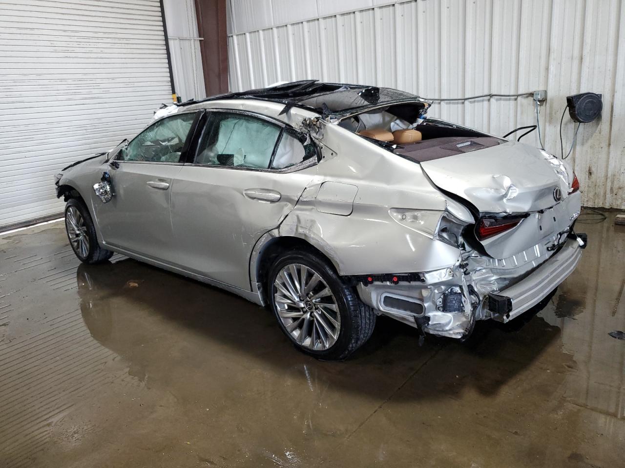 2019 Lexus ES - Image 2