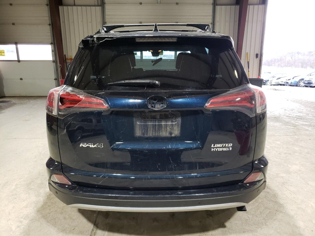 2017 Toyota RAV 4 - Image 6