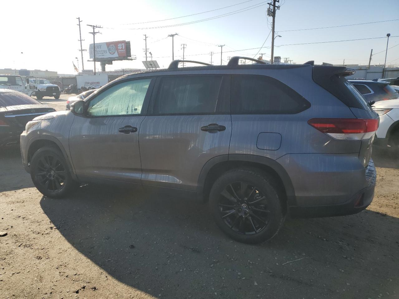 2019 Toyota Highlander - Image 2