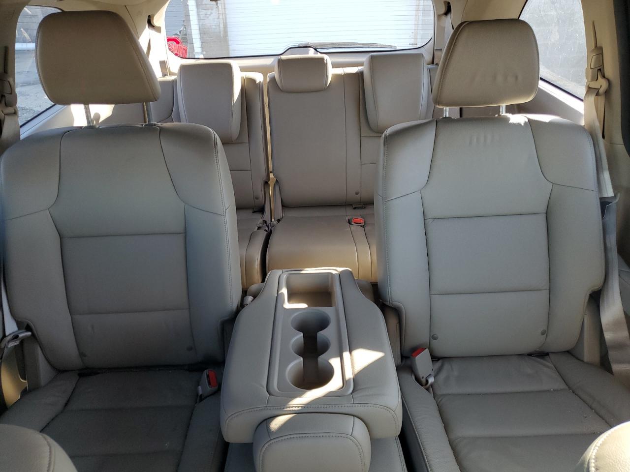 2016 Honda Odyssey - Image 10