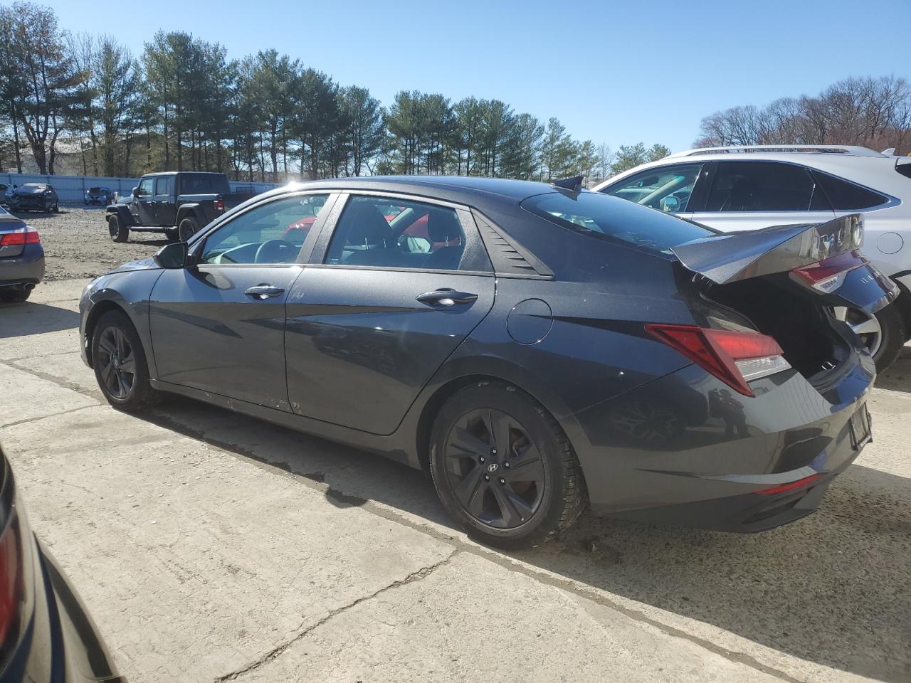 2022 Hyundai Elantra - Image 2