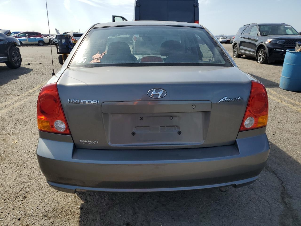 2005 Hyundai Accent - Image 6