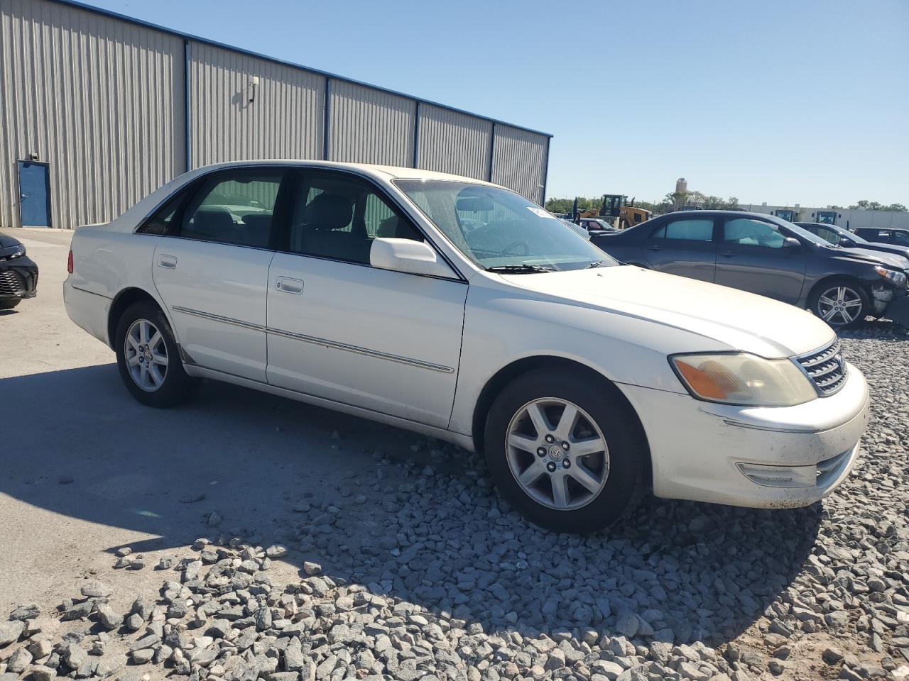 2004 Toyota Avalon - Image 4