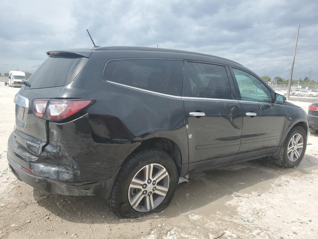 2015 Chevrolet Traverse - Image 3