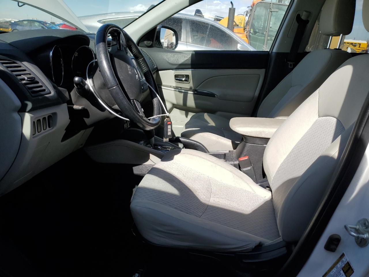2019 Mitsubishi Outlander - Image 7