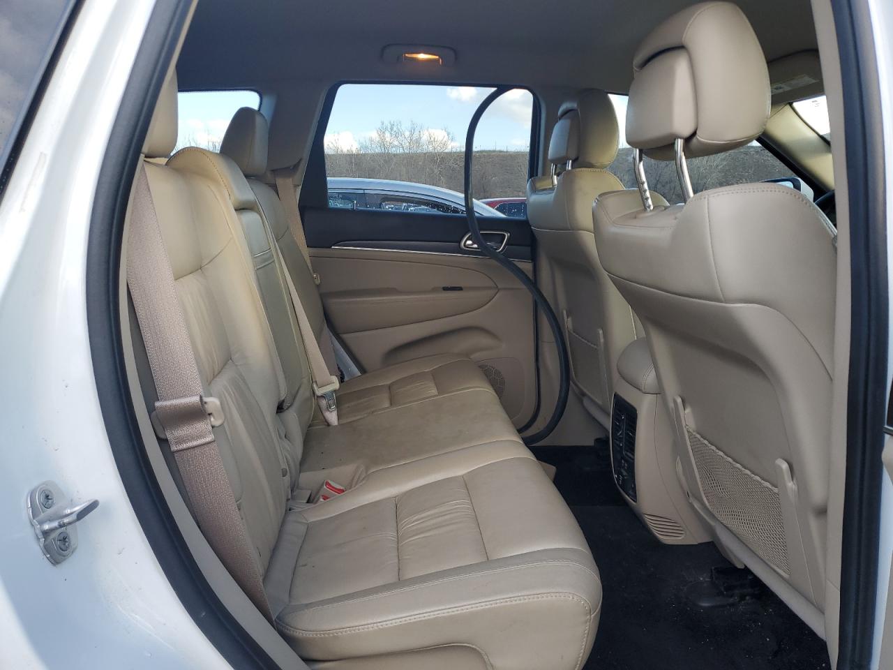 2014 Jeep Grand Cherokee - Image 11