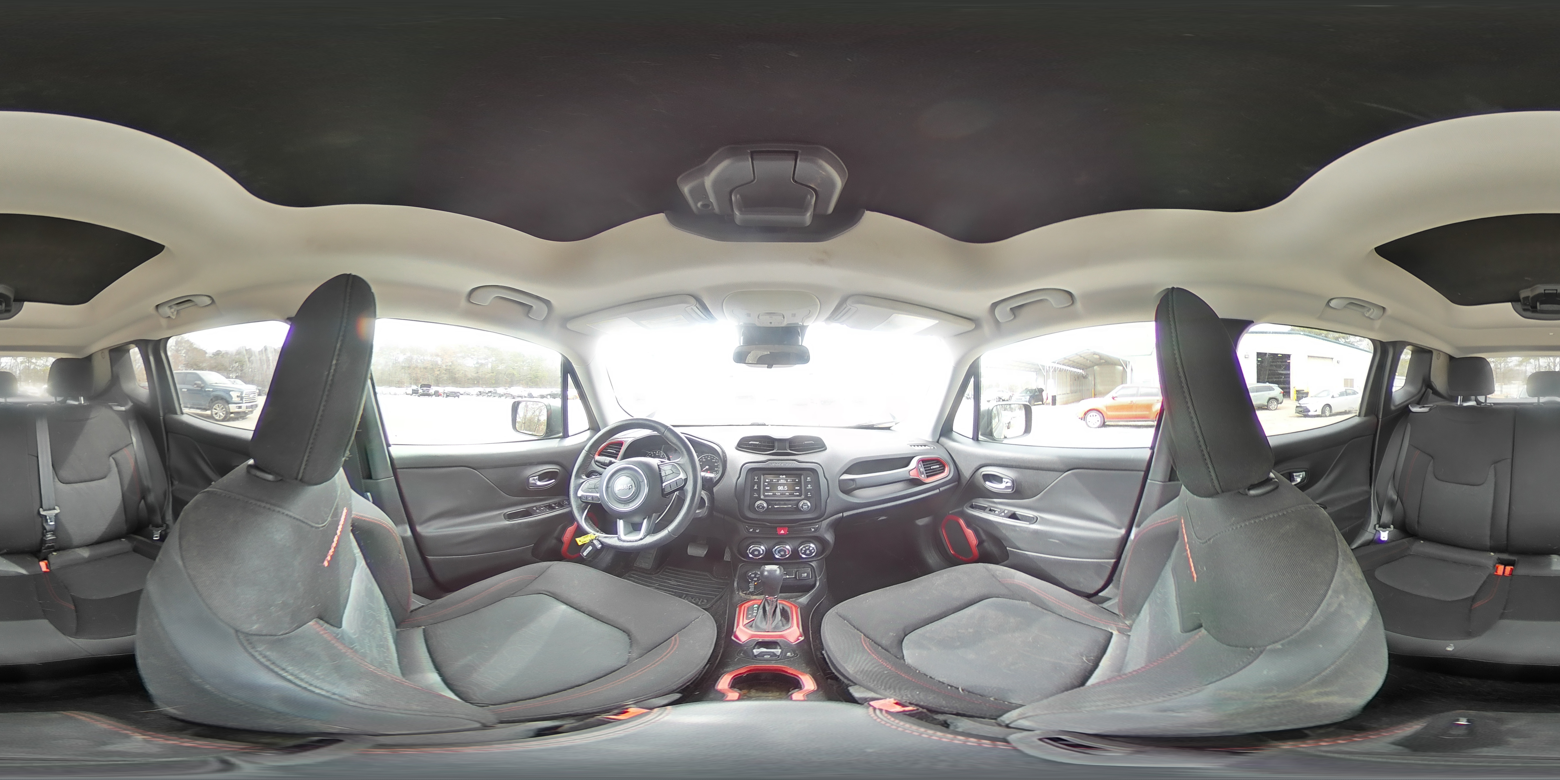 2015 Jeep Renegade - Image 16