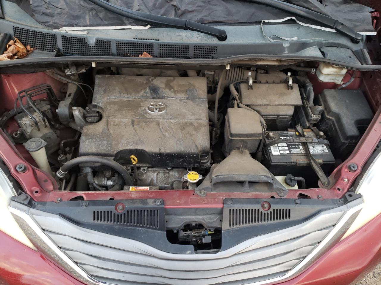 2011 Toyota Sienna - Image 12