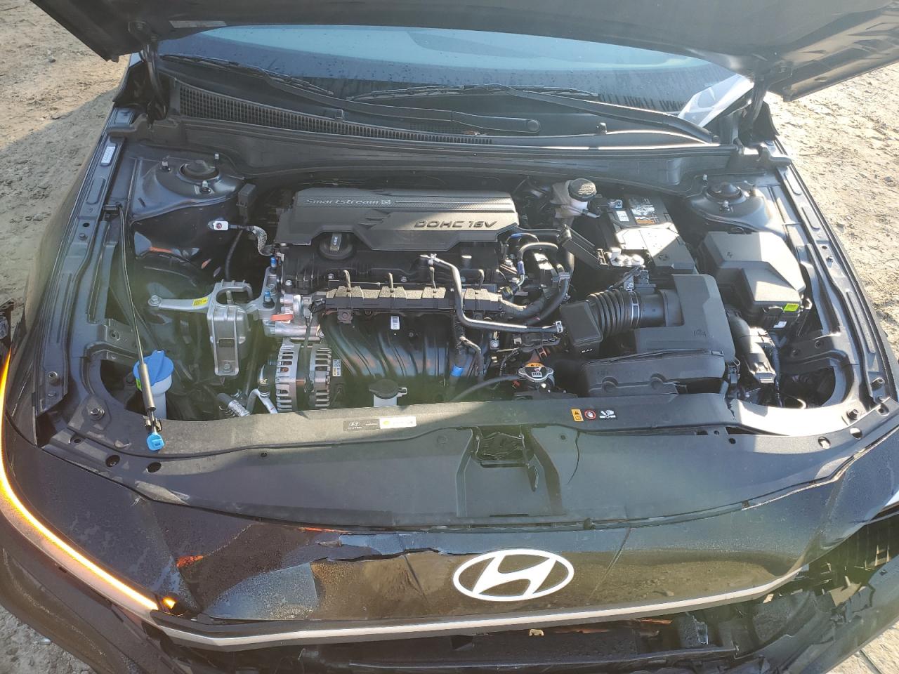 2024 Hyundai Elantra - Image 13