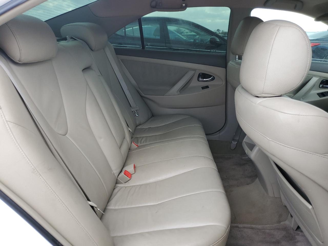 2009 Toyota Camry - Image 10