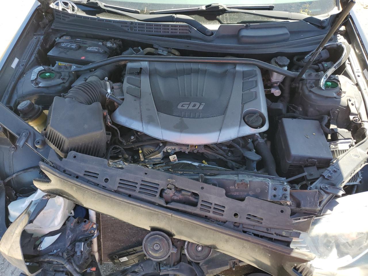 2016 Hyundai Genesis - Image 11