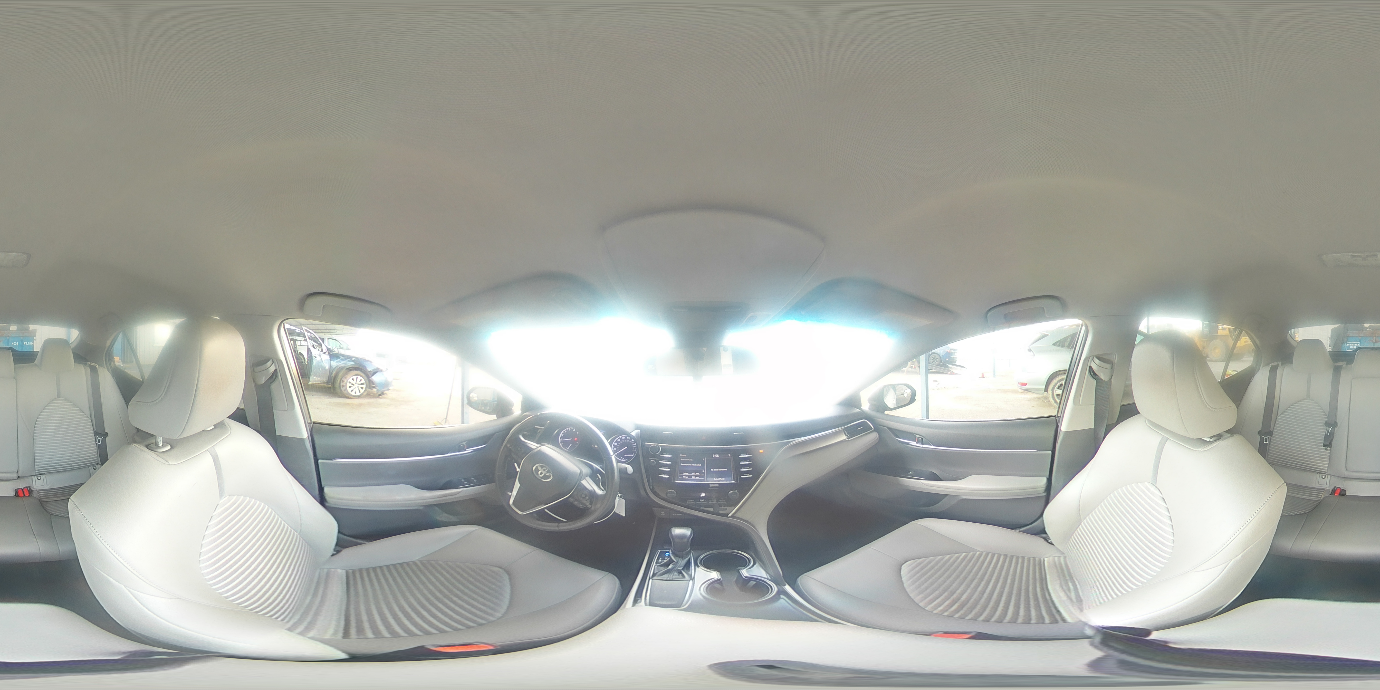 2018 Toyota Camry - Image 12