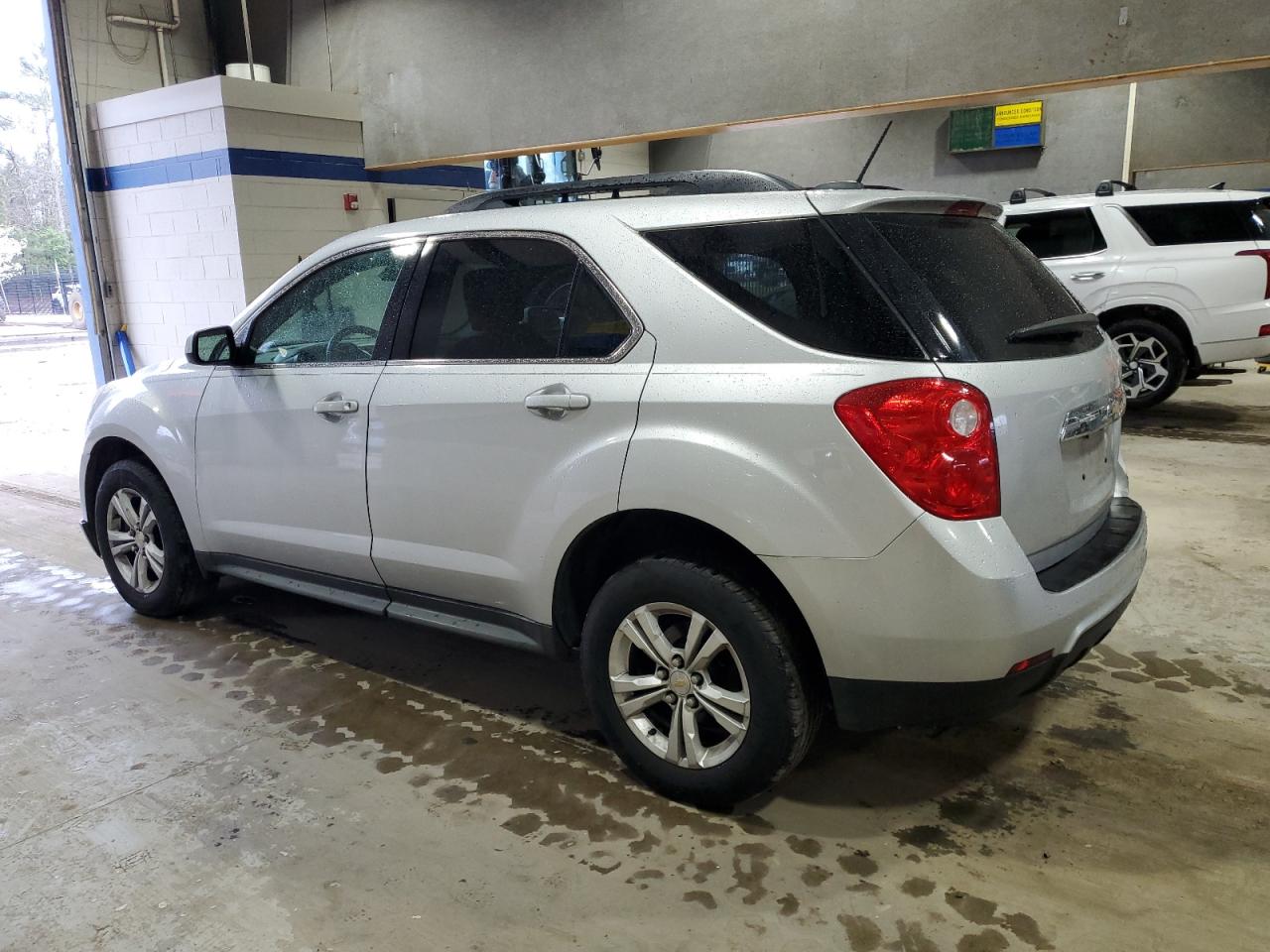 2015 Chevrolet Equinox - Image 2
