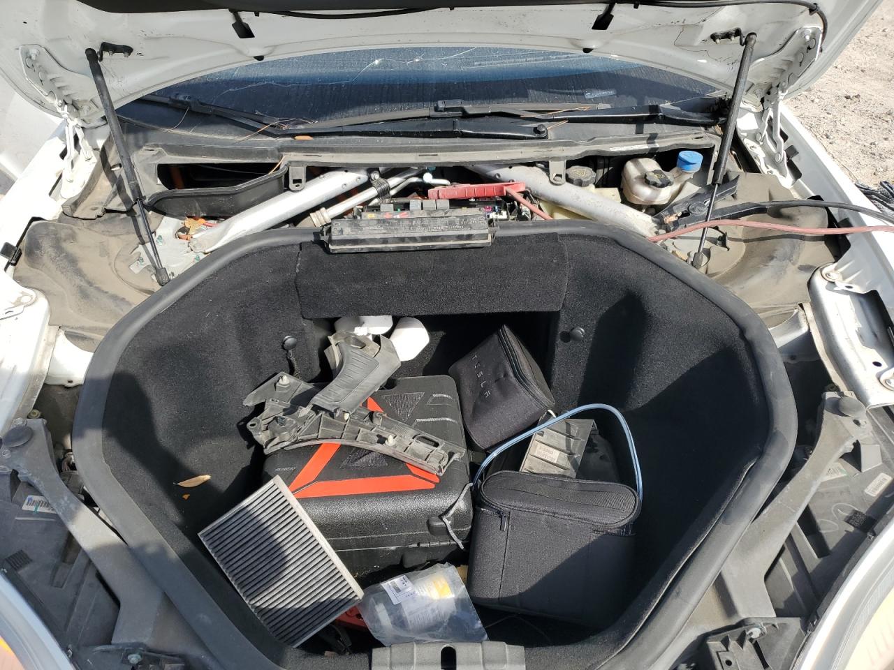 2015 Tesla Model S VIN: 5YJSA1E14FF115692 Lot: 49023955