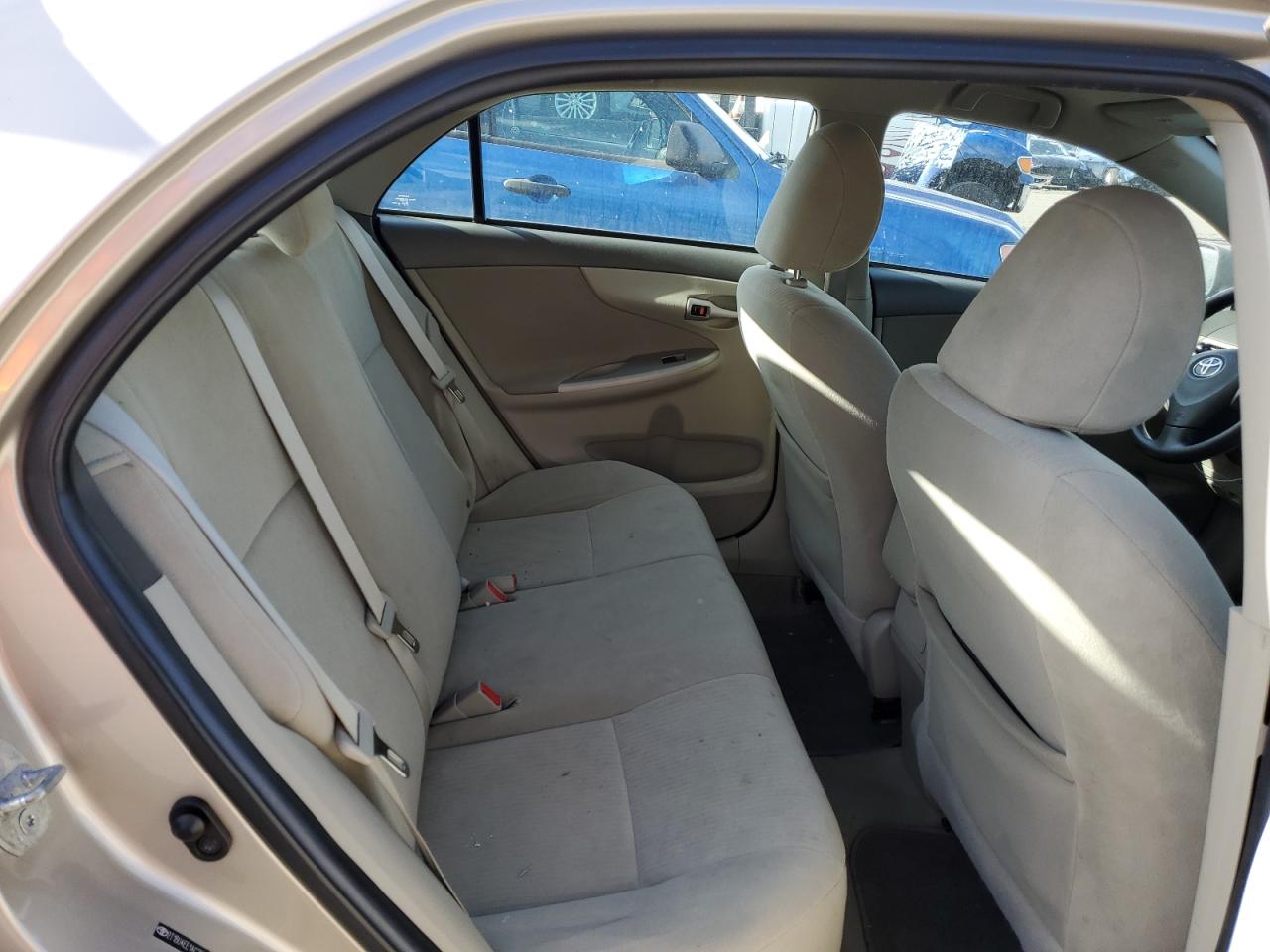 2010 Toyota Corolla - Image 10
