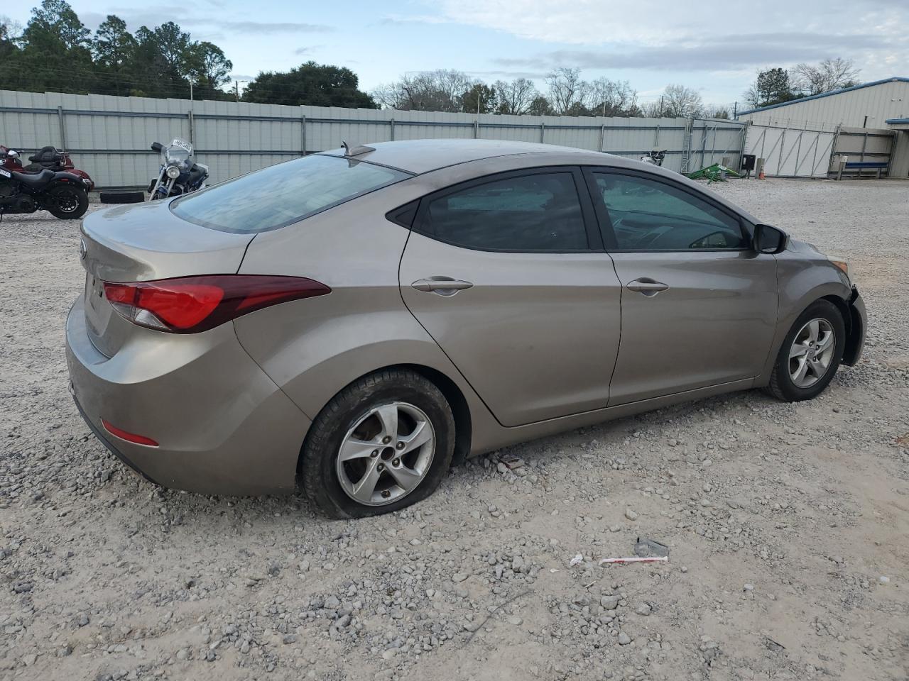 2015 Hyundai Elantra - Image 3