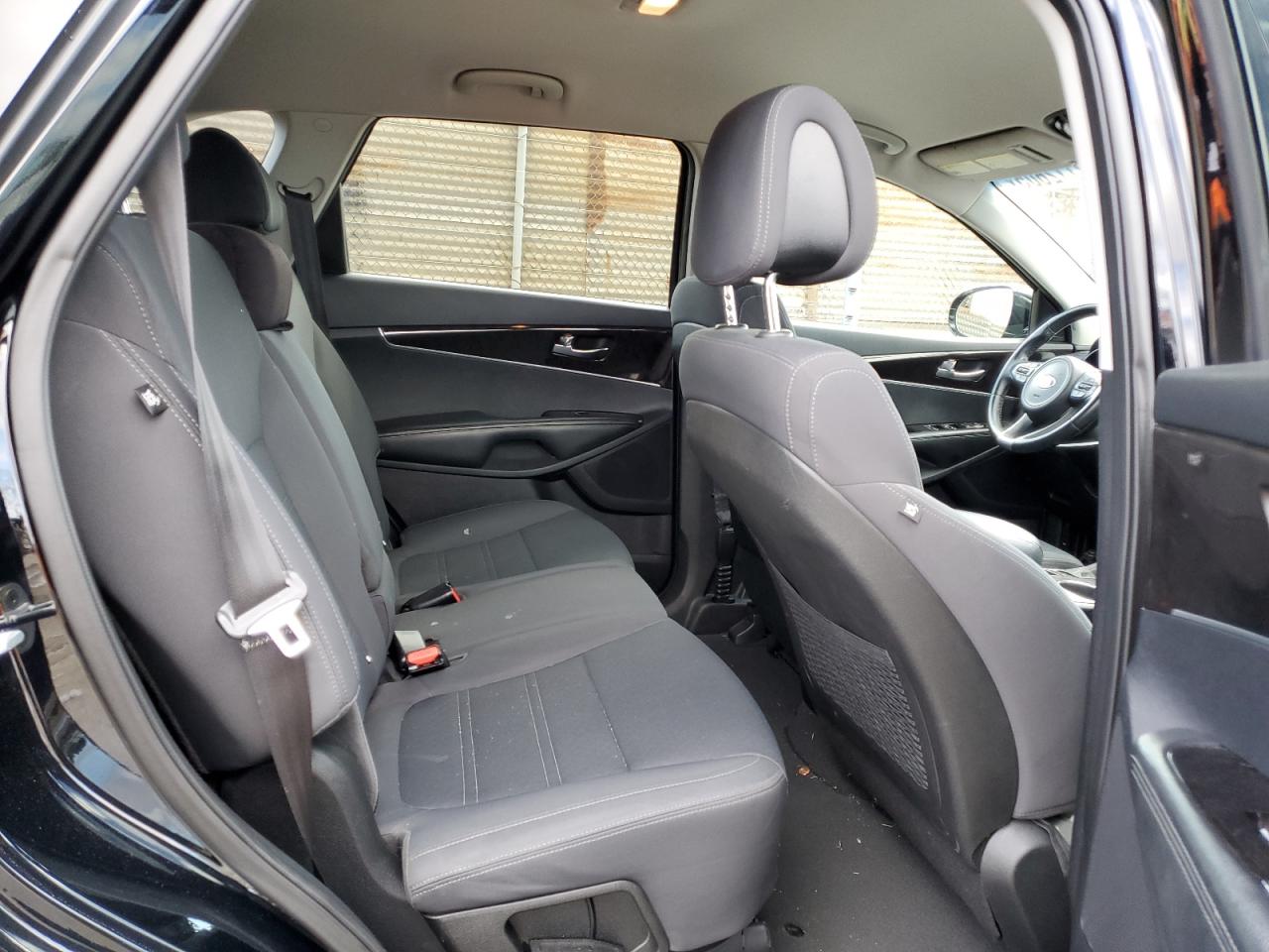 2016 Kia Sorento - Image 11