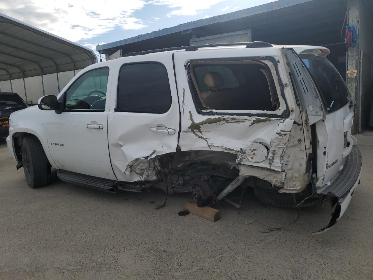 2007 Chevrolet Tahoe - Image 2