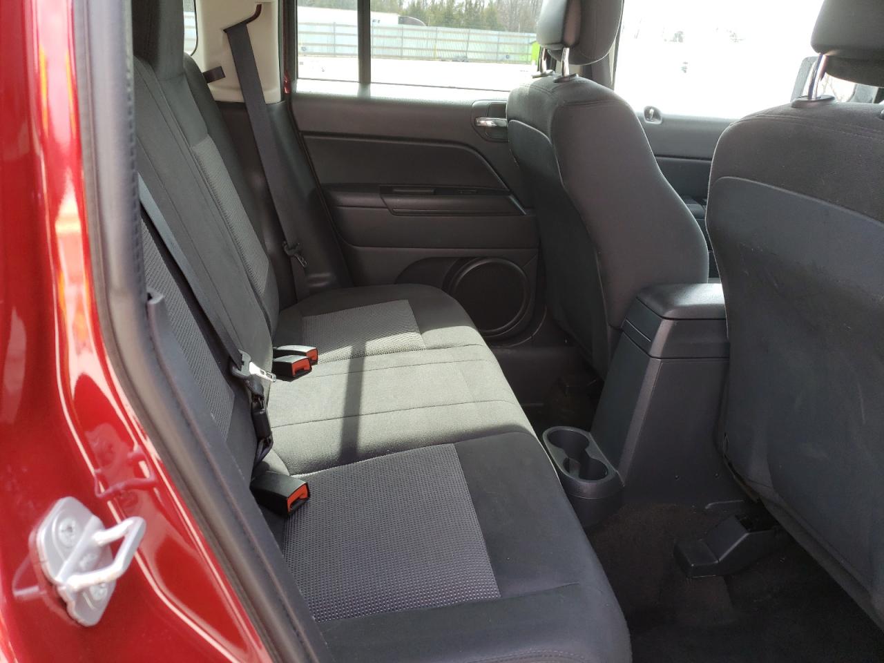 2014 Jeep Liberty (Patriot) - Image 11