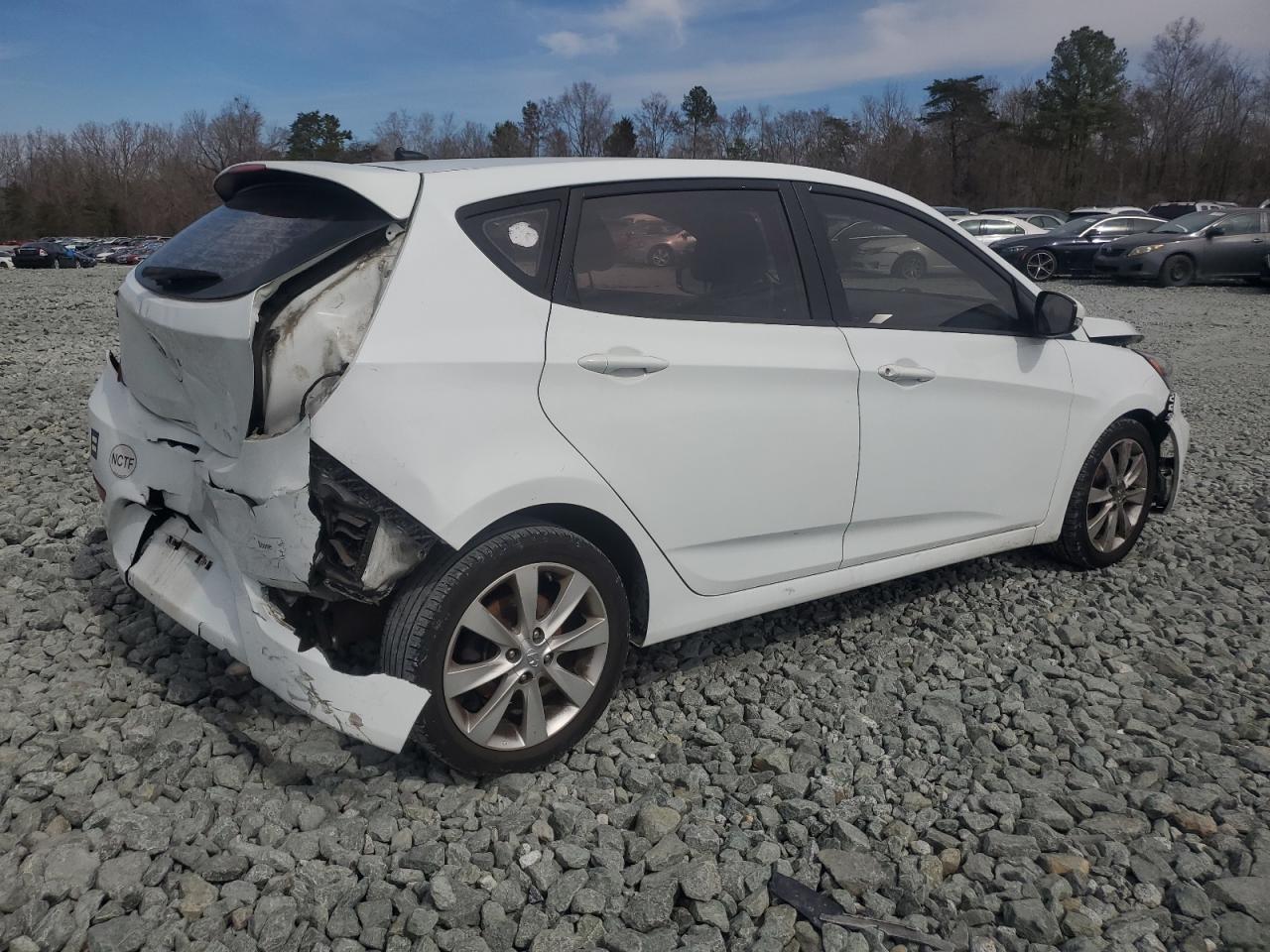 2013 Hyundai Accent - Image 3