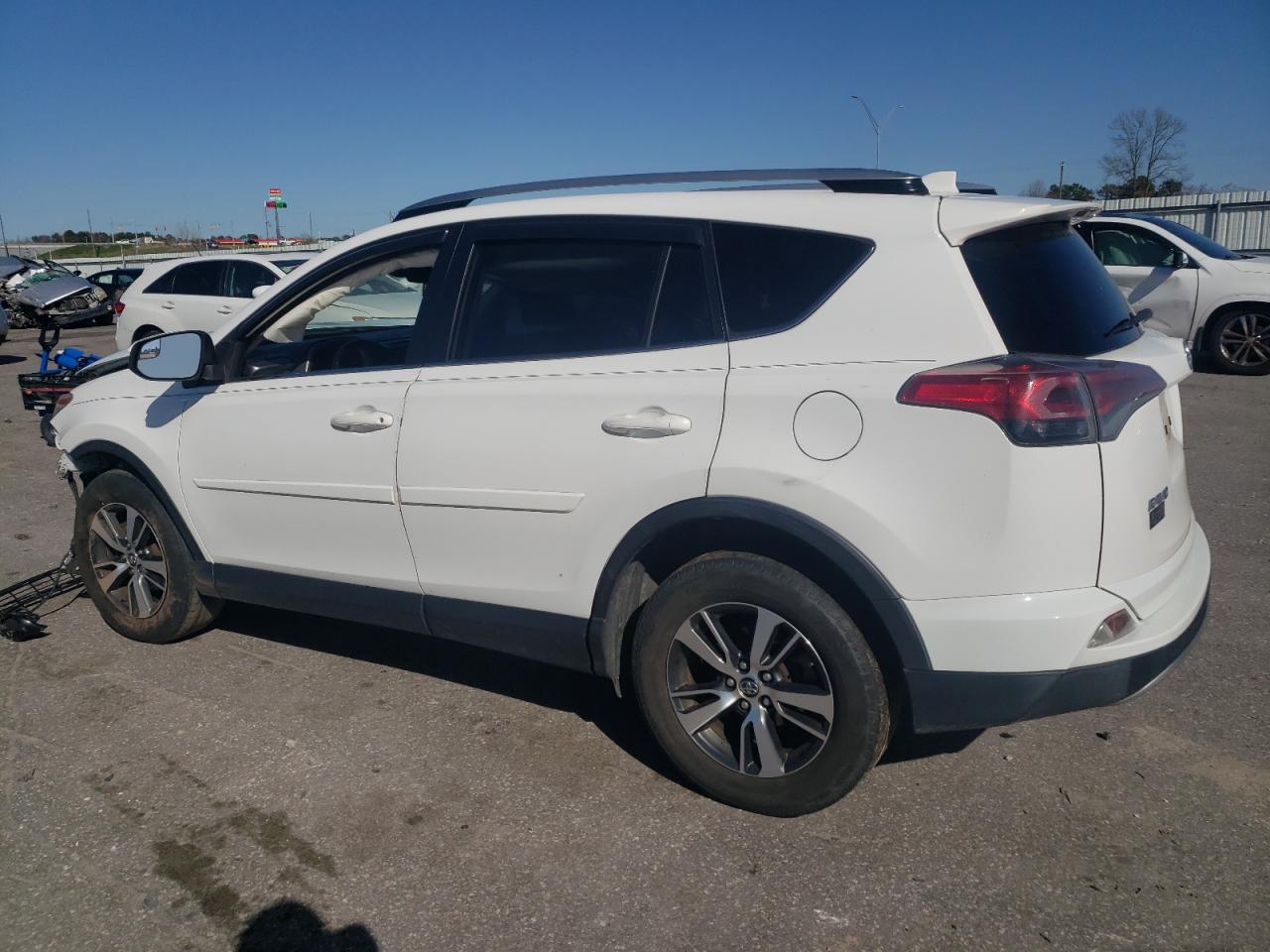2017 Toyota RAV 4 - Image 2