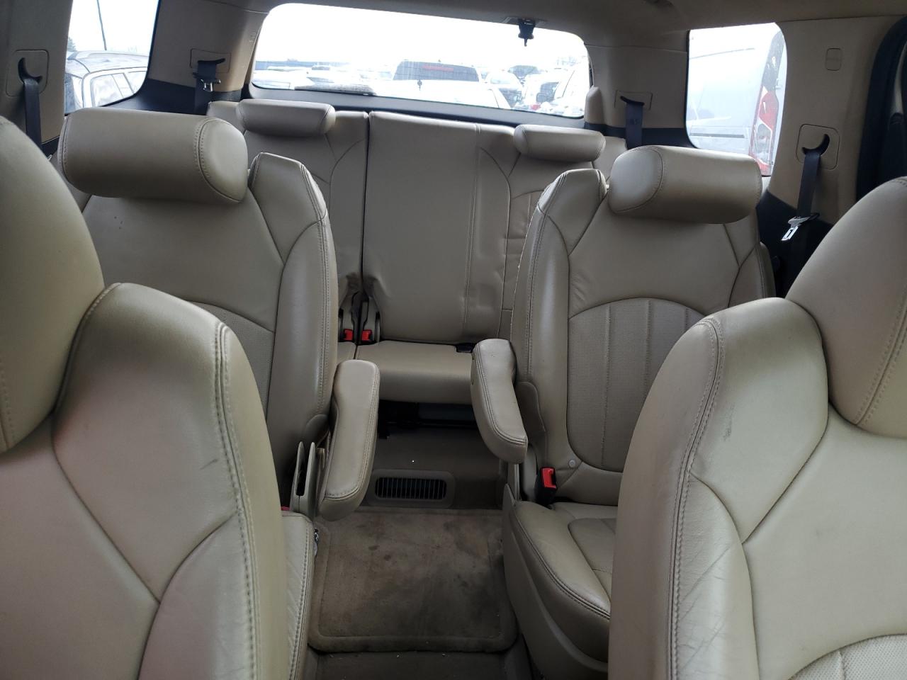 2011 GMC Acadia - Image 10