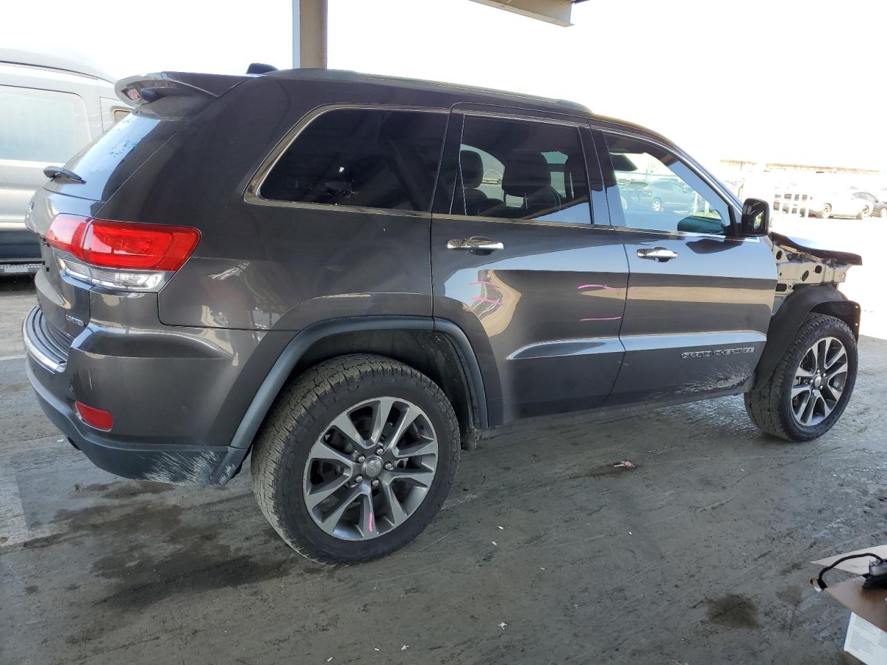 2018 Jeep Grand Cherokee - Image 3