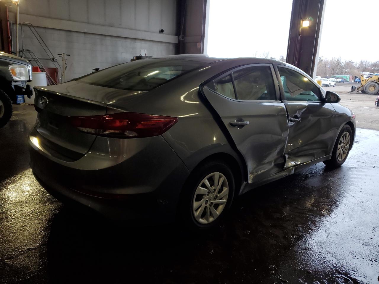 2018 Hyundai Elantra - Image 3