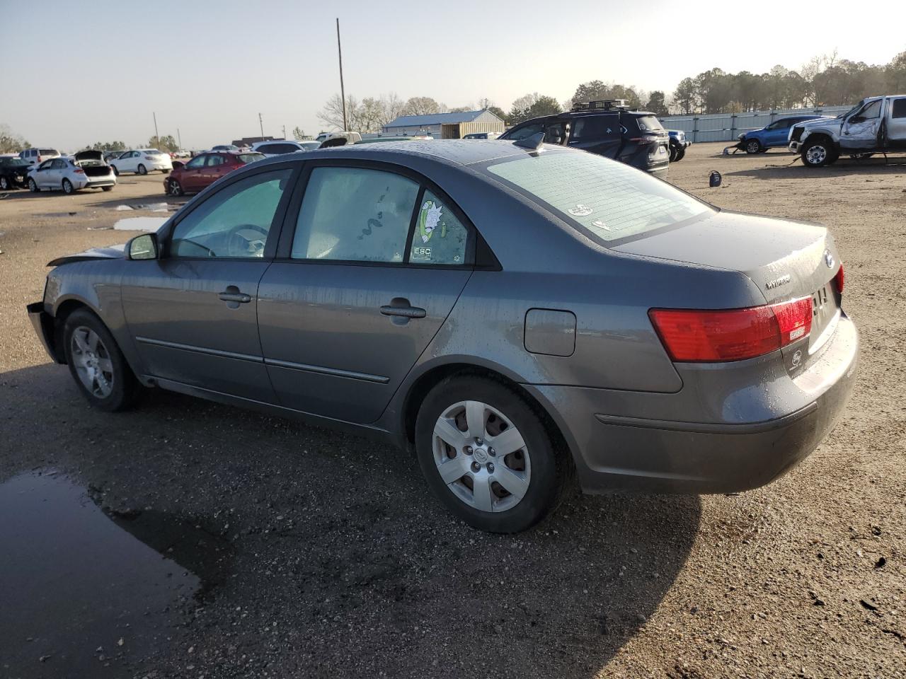 2009 Hyundai Sonata - Image 2