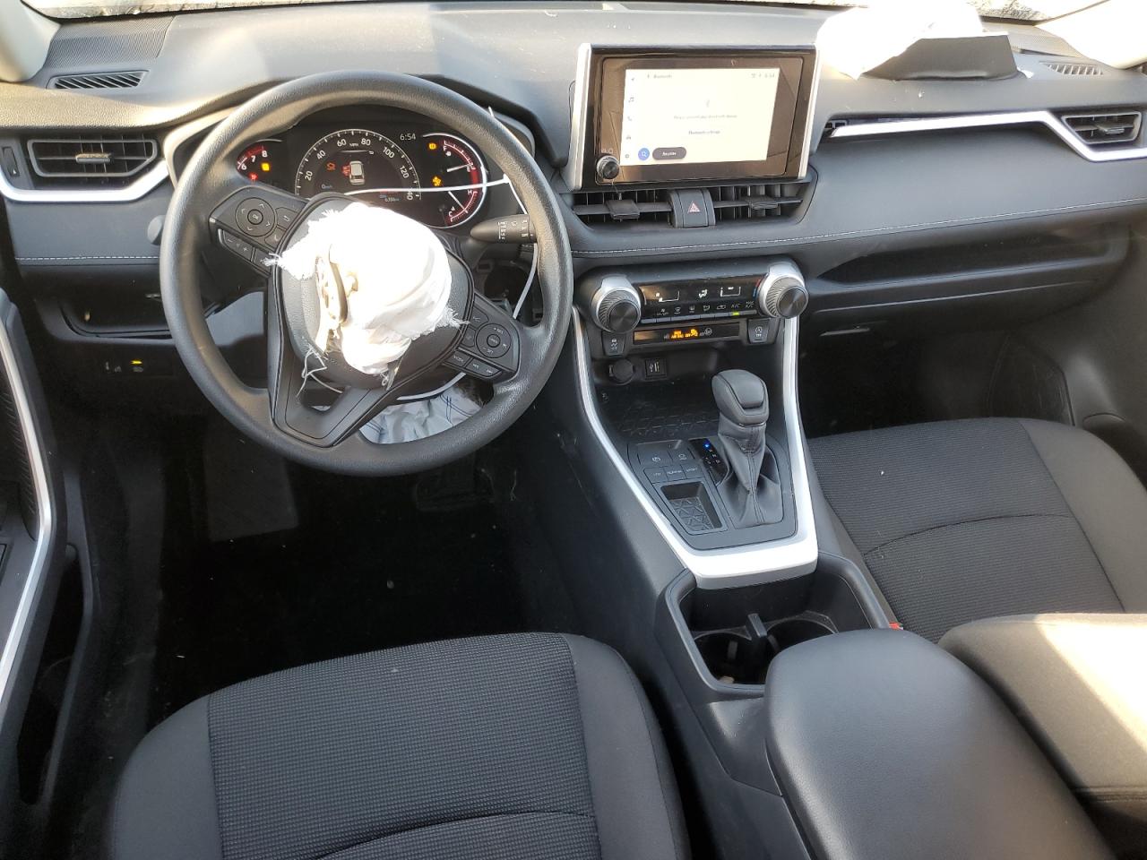2024 Toyota RAV 4 - Image 8